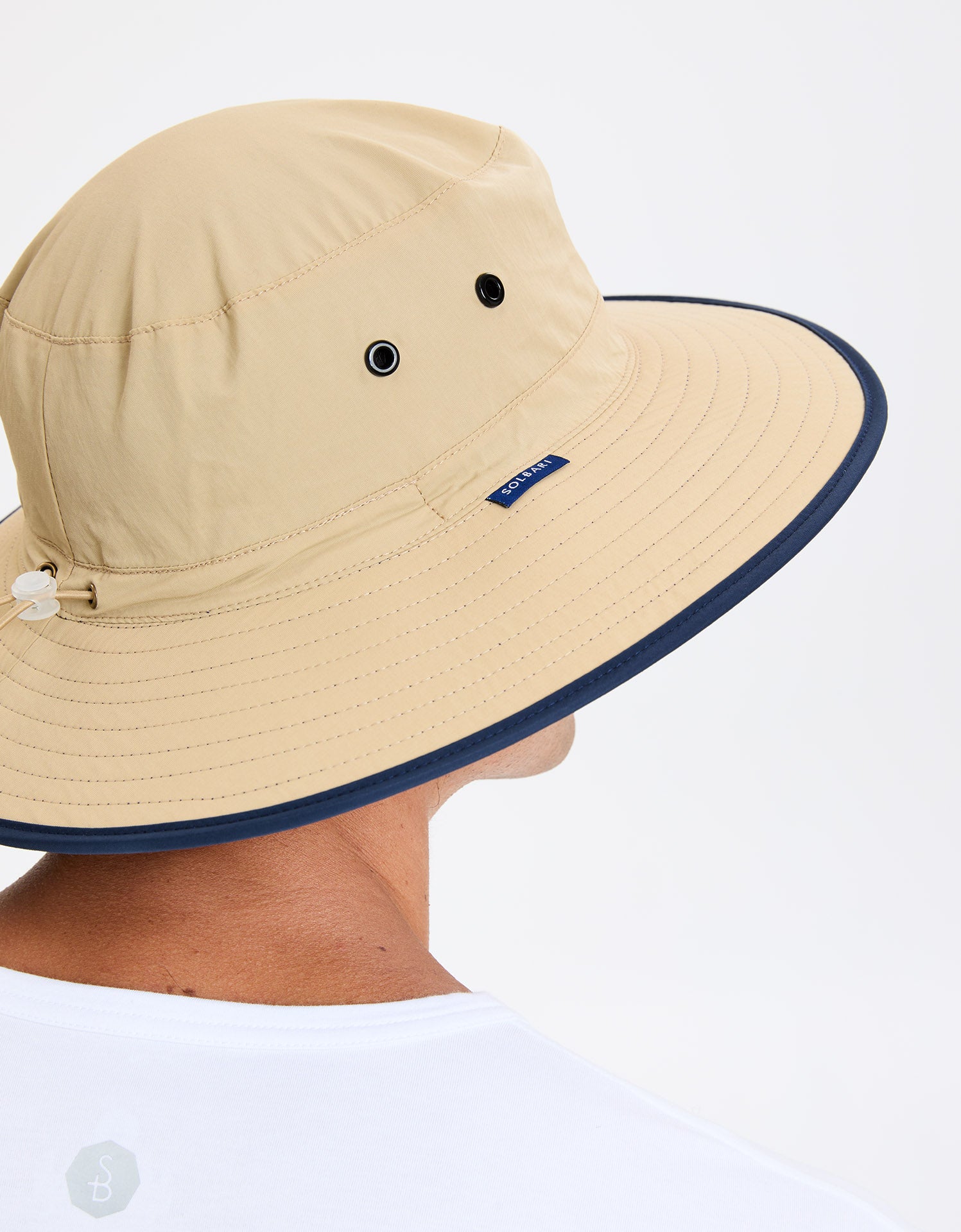 Beige / Navy
